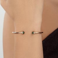 سوارة بوزشن النحيفة بخيارات الأحجار