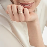 خاتم سيربنتي فايبر الدبل بألماس وخيارات لون الذهب