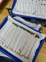 سلسال الوردة الوسط بأكثر من خيار حجر