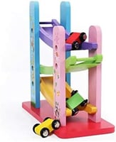 منحدر السيارات الخشبي