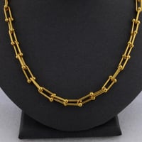 عقد تيفاني هاردوير