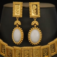 مخنق سبائك مع الحلق حجر أبيض عقيق