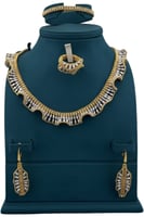 طقم كور ميكس ابيض و ذهبي