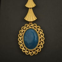 طقم مزين بسبائك مع المخنق