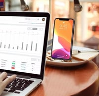 قاعدة تثبيت للجوال على اللابتوب