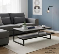 طاولة قهوة وسط بالوان مختلفة