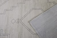 سجاد نوران كريم - رمادي - نمط رفيع