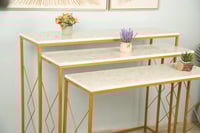 طقم طاولات مدخل كونسول 3 قطع أسطح بيضاء وقواعد ذهب...