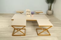 طقم طاولات ضيافة أرضية ذكي 5 قطع سطح خشب بيج وقواع...