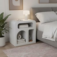 طاولة جانبية وكومودينة بيضاء بملمس بارز وتصميم هند...