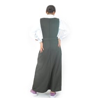 مريول مدرسي زيتي الكتف متعرج