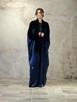 عباية بشت – مخمل حريري ياباني كحلي ملكي مع حرير يا...