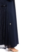 عباية كحلي بتفاصيل دانتيل