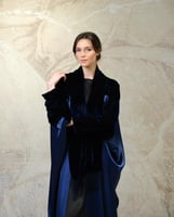 عباية بشت – مخمل حريري ياباني كحلي ملكي مع حرير يا...