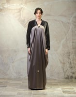 عباية بشت – مخمل فرنسي رمادي مع حرير ياباني