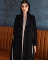 عباية كريب سوداء فاخرة