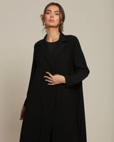 عباية سوداء مزينه باللؤلؤ