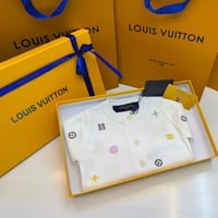 افرول لويس فيتون مع الملحقات