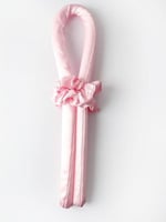 ربطة تجعيد الشعر من دون حرارة وردي