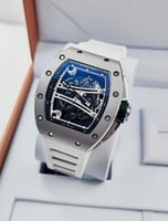 ساعة ريتشارد ميل سير ابيض ومينا أسود