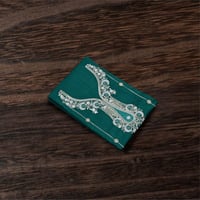 مخور قطني بتطريز ذهبي