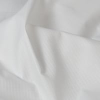 اقمشة ثوب رجالي واقف