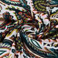 فسكوز بنقشة زهرية كبيرة