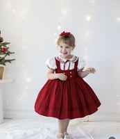 فستان احمر ماروني مع ياقه مطرزه