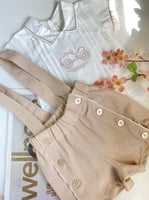 بدله ولادي بشعار سياره في المنتصف