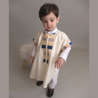 طقم للمواليد ثوب بربتوز و بونشو أصيل