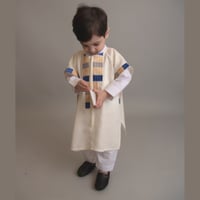 طقم للمواليد ثوب بربتوز و بونشو أصيل