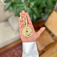 مسباح قلاليث حليبي صنوبري