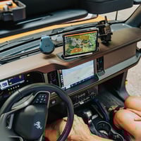 فورد برونكو - لوح تثبيت اعلى الطبلون