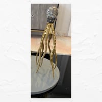 تحفة على شكل اخطبوط- شكل 1