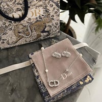 سلسال مع حلق فضي مع لؤلؤ