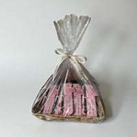 ١٥ قلم توزيعات يوم المعلم