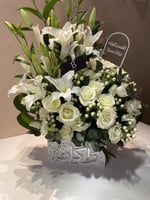 فازة كبيرة ورد طبيعي