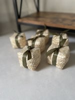 توزيعات العيد | عود وشوكلاتة