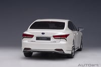 LEXUS LS500 h SONIC WHITE METALLIC/CRIMSON & BLACK...