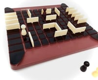 لعبة كوريدور الحواجز لوح بلاستيك