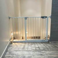 حاجز درج امان للاطفال العرض 166 سم ويتمدد الى 173...