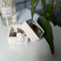 مبخرة خيل مع درج للبخور او العود