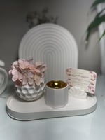 مبخرة صغيرة ومزهرية بدون ورد وصحن وقاعدة مع كرت