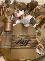 ١٢ توزيعات كرت + عود فتنامي مطبوع الاسم + وربع تول...