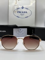 نظارة ماركة برادا