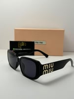 نظارة ماركة ميو ميو