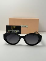 نظارة ماركة ميو ميو