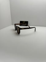 نظارة ماركة لاكاوست لون بني