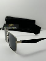 نظارة ماركة بوس