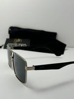 نظارة ماركة بوس